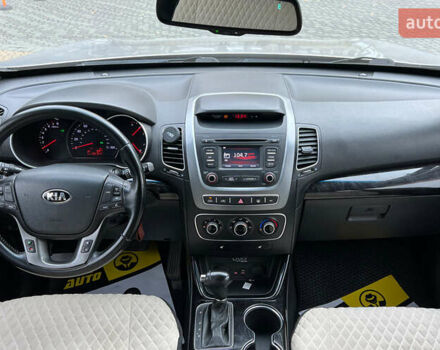 Сірий Кіа Соренто, об'ємом двигуна 2.36 л та пробігом 155 тис. км за 14800 $, фото 12 на Automoto.ua