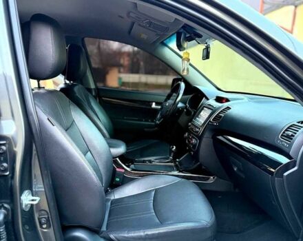 Серый Киа Соренто, объемом двигателя 2 л и пробегом 106 тыс. км за 13500 $, фото 3 на Automoto.ua