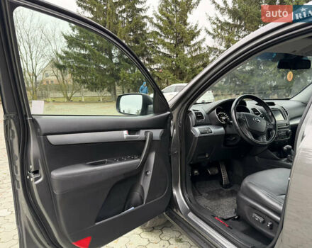 Серый Киа Соренто, объемом двигателя 2.2 л и пробегом 220 тыс. км за 16499 $, фото 55 на Automoto.ua