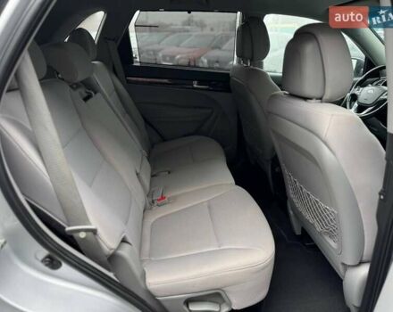 Сірий Кіа Соренто, об'ємом двигуна 2.36 л та пробігом 193 тис. км за 12300 $, фото 49 на Automoto.ua