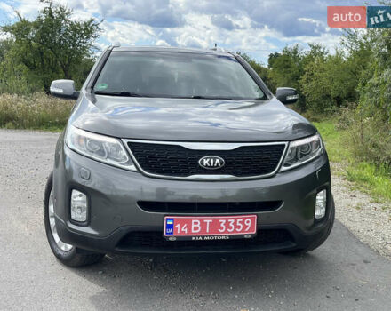 Серый Киа Соренто, объемом двигателя 2 л и пробегом 179 тыс. км за 13950 $, фото 3 на Automoto.ua