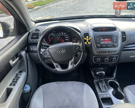 Сірий Кіа Соренто, об'ємом двигуна 2.35 л та пробігом 191 тис. км за 14500 $, фото 15 на Automoto.ua