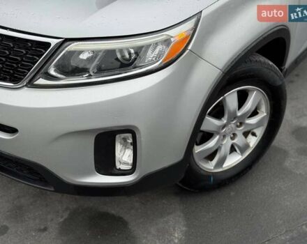 Сірий Кіа Соренто, об'ємом двигуна 2.36 л та пробігом 193 тис. км за 12300 $, фото 3 на Automoto.ua