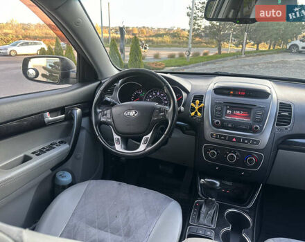 Сірий Кіа Соренто, об'ємом двигуна 2.35 л та пробігом 191 тис. км за 14500 $, фото 8 на Automoto.ua