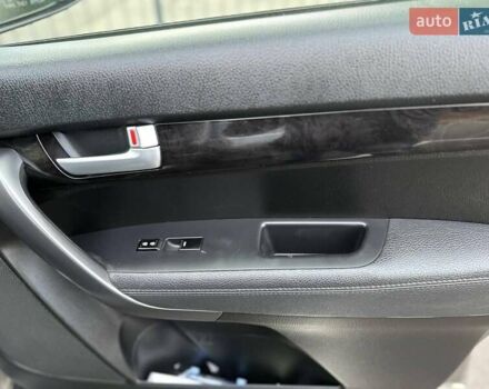 Серый Киа Соренто, объемом двигателя 2.36 л и пробегом 1 тыс. км за 12500 $, фото 19 на Automoto.ua