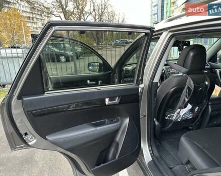 Серый Киа Соренто, объемом двигателя 2.36 л и пробегом 1 тыс. км за 12500 $, фото 20 на Automoto.ua