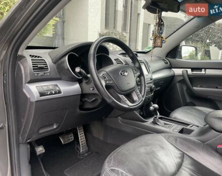 Сірий Кіа Соренто, об'ємом двигуна 2.2 л та пробігом 240 тис. км за 17900 $, фото 41 на Automoto.ua