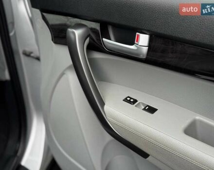 Сірий Кіа Соренто, об'ємом двигуна 2.36 л та пробігом 193 тис. км за 12300 $, фото 46 на Automoto.ua