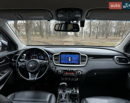 Сірий Кіа Соренто, об'ємом двигуна 2 л та пробігом 178 тис. км за 20500 $, фото 12 на Automoto.ua