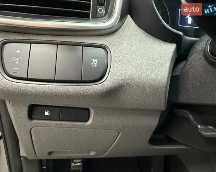 Серый Киа Соренто, объемом двигателя 2 л и пробегом 168 тыс. км за 14990 $, фото 16 на Automoto.ua