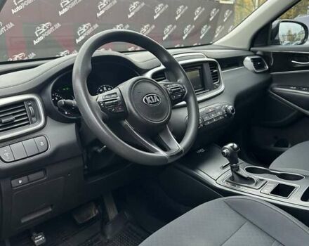 Серый Киа Соренто, объемом двигателя 2.36 л и пробегом 121 тыс. км за 14700 $, фото 22 на Automoto.ua