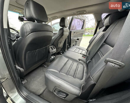Сірий Кіа Соренто, об'ємом двигуна 2.2 л та пробігом 180 тис. км за 18500 $, фото 4 на Automoto.ua