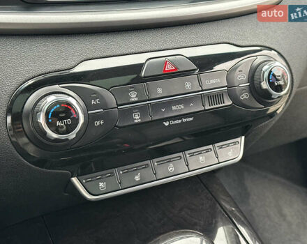 Сірий Кіа Соренто, об'ємом двигуна 2.2 л та пробігом 180 тис. км за 18500 $, фото 78 на Automoto.ua