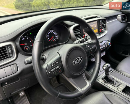 Серый Киа Соренто, объемом двигателя 2 л и пробегом 108 тыс. км за 19700 $, фото 27 на Automoto.ua
