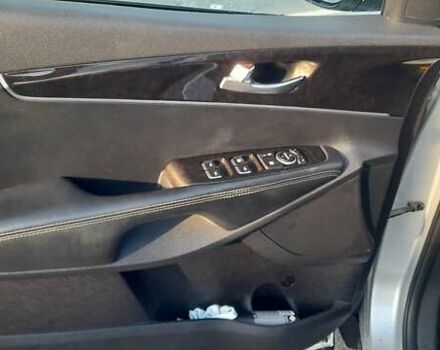 Сірий Кіа Соренто, об'ємом двигуна 2.4 л та пробігом 200 тис. км за 15500 $, фото 36 на Automoto.ua