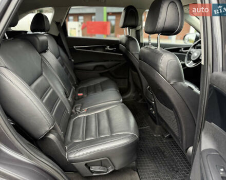 Киа Соренто 2015 в Луцке на Automoto.ua Серый Киа Соренто, объемом двигателя 2 л и пробегом 238 тыс. км за 17700 $, фото 41 на Automoto.ua