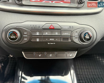 Киа Соренто 2015 в Луцке на Automoto.ua Серый Киа Соренто, объемом двигателя 2 л и пробегом 238 тыс. км за 17700 $, фото 56 на Automoto.ua