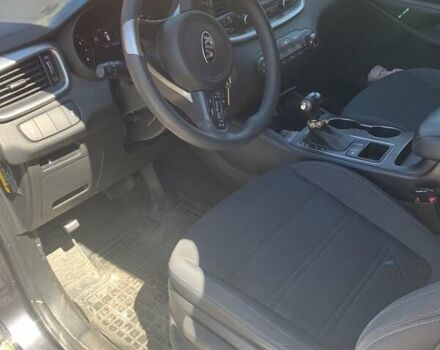 Серый Киа Соренто, объемом двигателя 2.4 л и пробегом 146 тыс. км за 15000 $, фото 4 на Automoto.ua