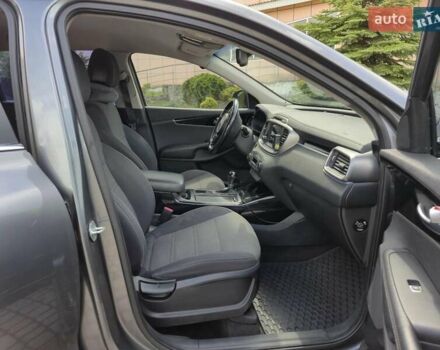 Серый Киа Соренто, объемом двигателя 2.2 л и пробегом 150 тыс. км за 22300 $, фото 23 на Automoto.ua