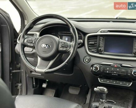 Сірий Кіа Соренто, об'ємом двигуна 2.2 л та пробігом 180 тис. км за 18500 $, фото 70 на Automoto.ua