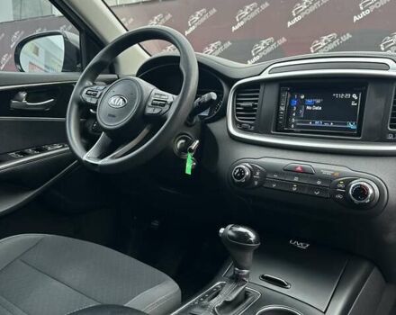 Киа Соренто 2015 в Сумах на Automoto.ua Серый Киа Соренто, объемом двигателя 2.36 л и пробегом 121 тыс. км за 14700 $, фото 25 на Automoto.ua