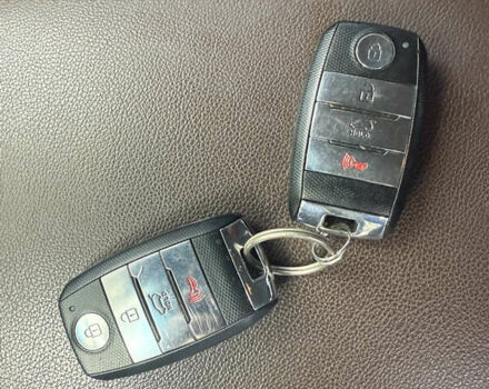 Киа Соренто 2015 в Одессе на Automoto.ua Серый Киа Соренто, объемом двигателя 2 л и пробегом 210 тыс. км за 19500 $, фото 27 на Automoto.ua