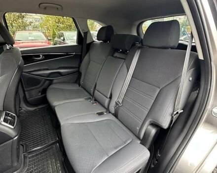 Серый Киа Соренто, объемом двигателя 2.36 л и пробегом 121 тыс. км за 14700 $, фото 12 на Automoto.ua