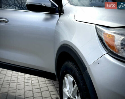 Серый Киа Соренто, объемом двигателя 2.36 л и пробегом 208 тыс. км за 14500 $, фото 4 на Automoto.ua
