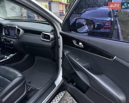 Киа Соренто 2015 в Киеве на Automoto.ua Серый Киа Соренто, объемом двигателя 0 л и пробегом 205 тыс. км за 17500 $, фото 11 на Automoto.ua