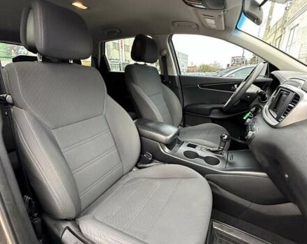 Серый Киа Соренто, объемом двигателя 2.36 л и пробегом 121 тыс. км за 14700 $, фото 25 на Automoto.ua