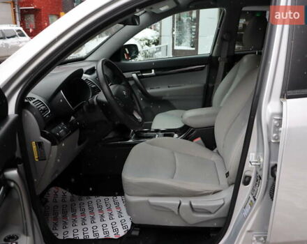 Серый Киа Соренто, объемом двигателя 2.4 л и пробегом 77 тыс. км за 12900 $, фото 14 на Automoto.ua