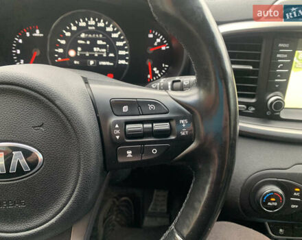 Серый Киа Соренто, объемом двигателя 2.2 л и пробегом 179 тыс. км за 21700 $, фото 25 на Automoto.ua