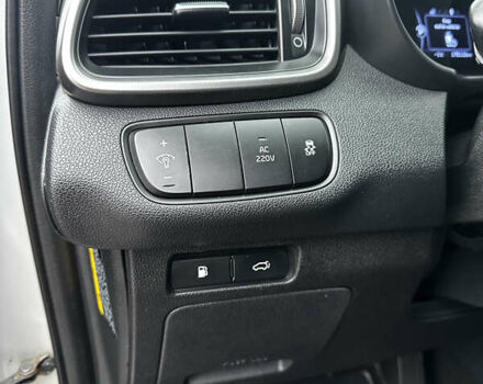 Сірий Кіа Соренто, об'ємом двигуна 2 л та пробігом 178 тис. км за 20500 $, фото 25 на Automoto.ua