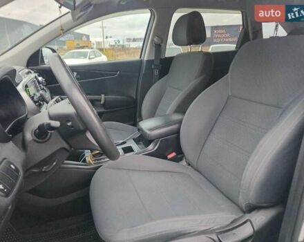 Серый Киа Соренто, объемом двигателя 3.3 л и пробегом 198 тыс. км за 16990 $, фото 18 на Automoto.ua