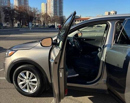 Серый Киа Соренто, объемом двигателя 2.36 л и пробегом 103 тыс. км за 15500 $, фото 3 на Automoto.ua