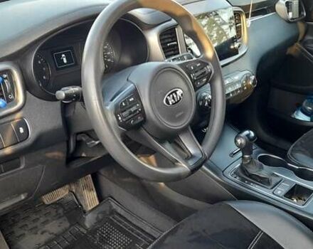 Сірий Кіа Соренто, об'ємом двигуна 2.4 л та пробігом 200 тис. км за 15500 $, фото 16 на Automoto.ua