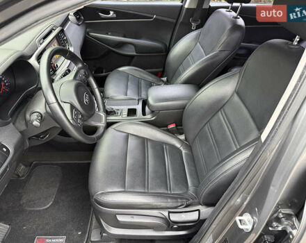 Серый Киа Соренто, объемом двигателя 2 л и пробегом 108 тыс. км за 19700 $, фото 22 на Automoto.ua