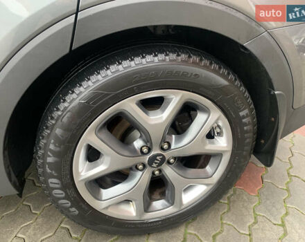 Серый Киа Соренто, объемом двигателя 2.2 л и пробегом 179 тыс. км за 21700 $, фото 59 на Automoto.ua