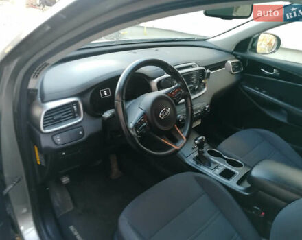 Кіа Соренто 2015 у Львові на Automoto.ua Сірий Кіа Соренто, об'ємом двигуна 2.36 л та пробігом 100 тис. км за 16000 $, фото 9 на Automoto.ua