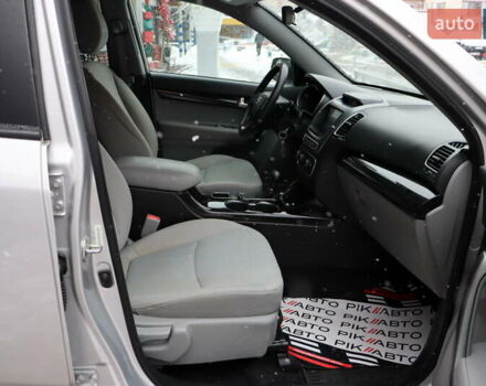 Серый Киа Соренто, объемом двигателя 2.4 л и пробегом 77 тыс. км за 12900 $, фото 43 на Automoto.ua