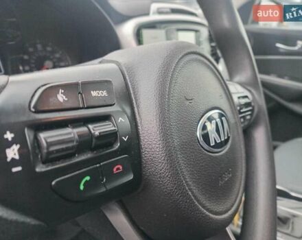 Серый Киа Соренто, объемом двигателя 3.3 л и пробегом 198 тыс. км за 16990 $, фото 11 на Automoto.ua