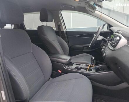 Сірий Кіа Соренто, об'ємом двигуна 3.3 л та пробігом 198 тис. км за 16990 $, фото 28 на Automoto.ua