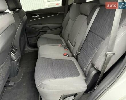 Серый Киа Соренто, объемом двигателя 2.2 л и пробегом 243 тыс. км за 19500 $, фото 31 на Automoto.ua