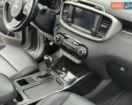 Сірий Кіа Соренто, об'ємом двигуна 2.2 л та пробігом 180 тис. км за 18500 $, фото 60 на Automoto.ua