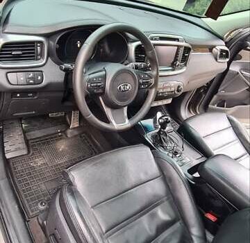 Сірий Кіа Соренто, об'ємом двигуна 2.2 л та пробігом 256 тис. км за 25300 $, фото 23 на Automoto.ua