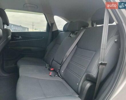 Серый Киа Соренто, объемом двигателя 3.3 л и пробегом 198 тыс. км за 16990 $, фото 20 на Automoto.ua