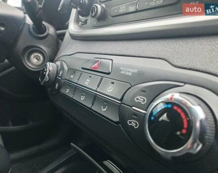 Серый Киа Соренто, объемом двигателя 3.3 л и пробегом 198 тыс. км за 16990 $, фото 31 на Automoto.ua