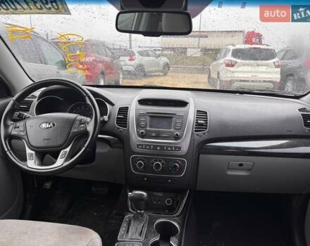 Серый Киа Соренто, объемом двигателя 2.4 л и пробегом 167 тыс. км за 7499 $, фото 5 на Automoto.ua