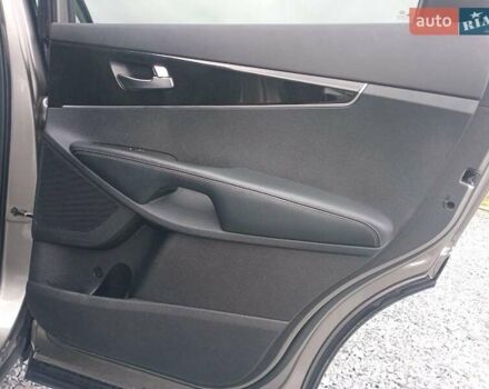 Серый Киа Соренто, объемом двигателя 3.3 л и пробегом 198 тыс. км за 16990 $, фото 23 на Automoto.ua