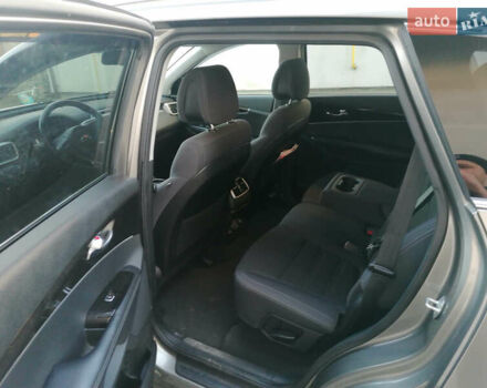 Кіа Соренто 2015 у Львові на Automoto.ua Сірий Кіа Соренто, об'ємом двигуна 2.36 л та пробігом 100 тис. км за 16000 $, фото 11 на Automoto.ua